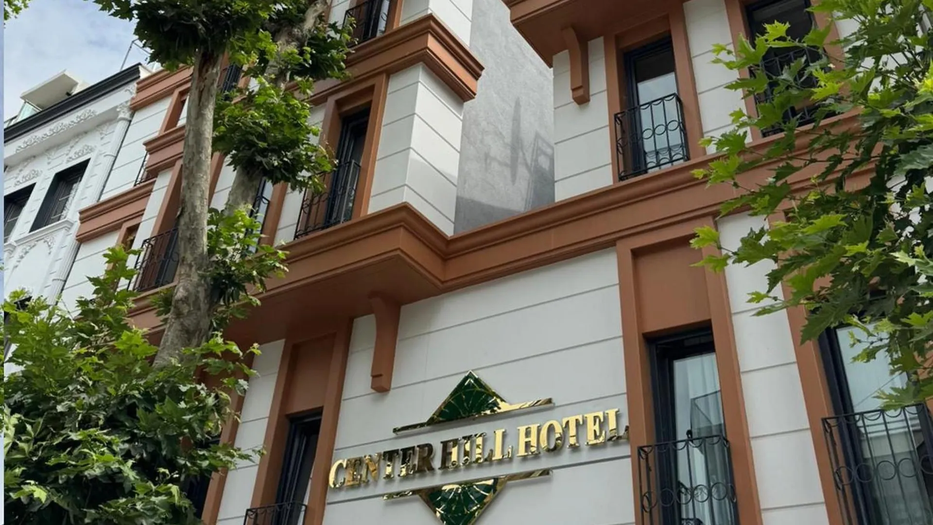 Center Hill Suites contacts